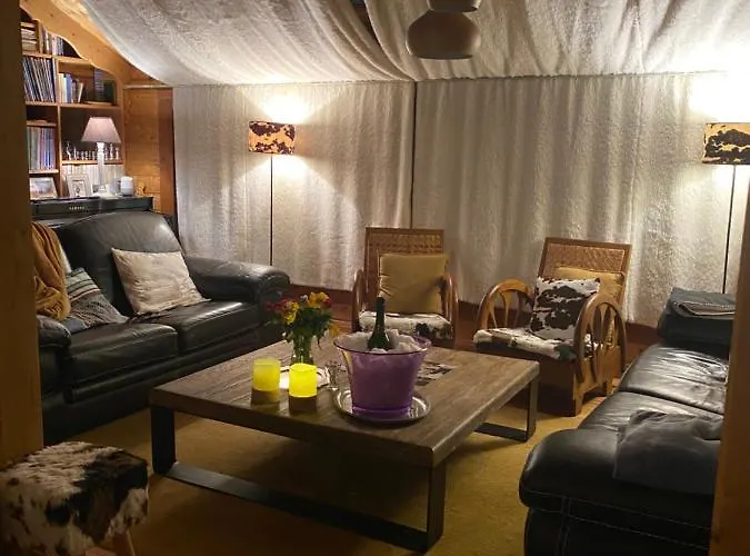 Chalet Pomme De Pin 5 Chambres 12 A 14 Personnes 住宿加早餐酒店