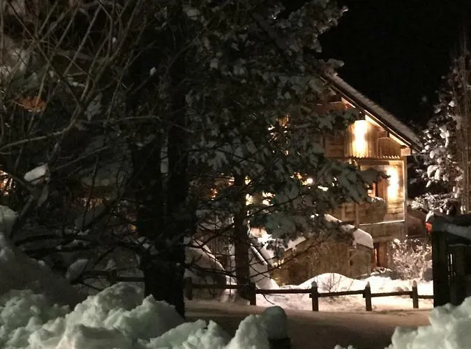 Chalet Pomme De Pin 5 Chambres 12 A 14 Personnes